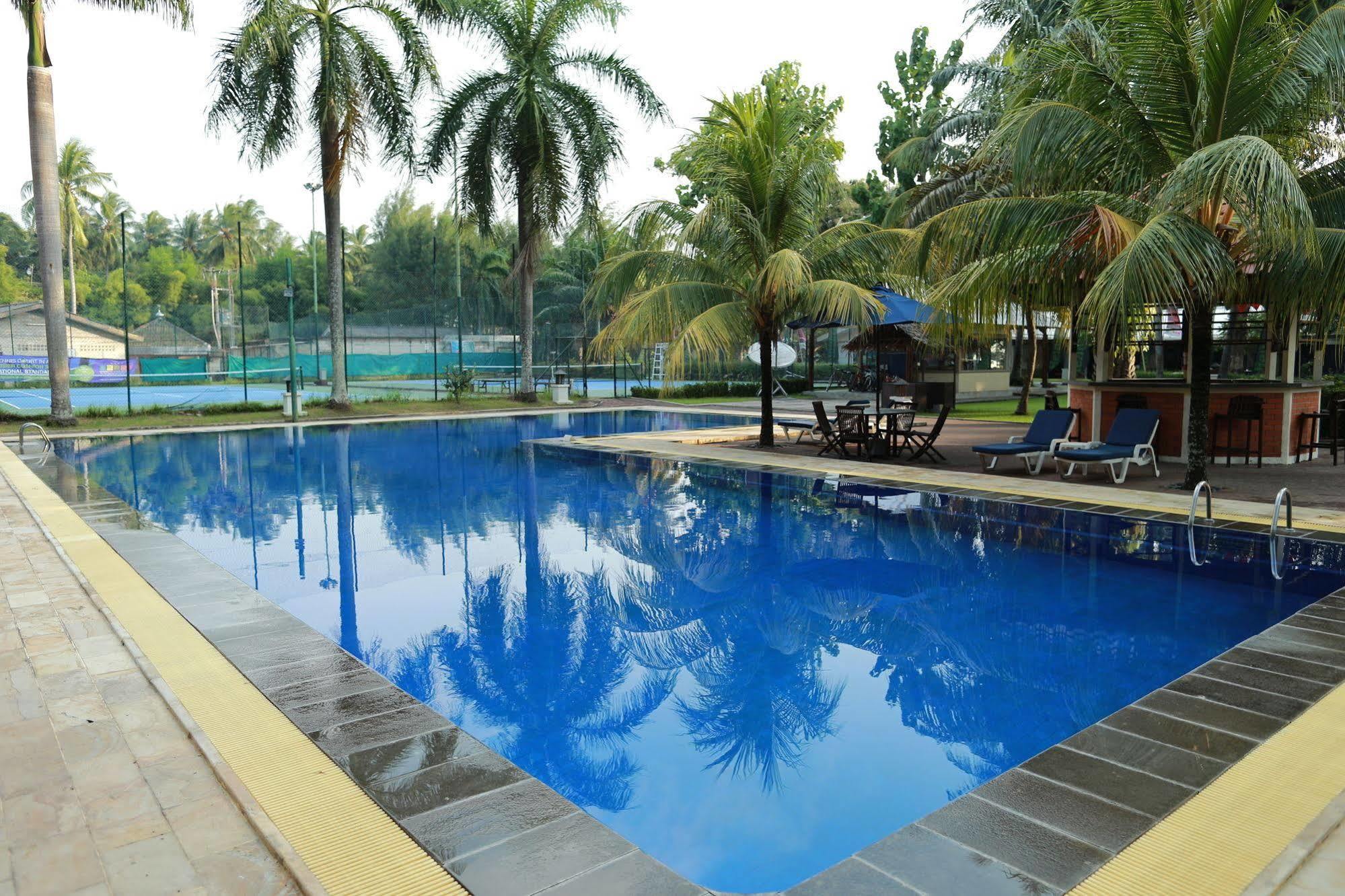 Sanghyang Indah Spa Resort Аньер Экстерьер фото